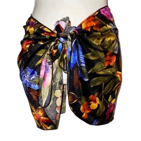 Ladies Tropical Patterned Sarong/Wrap/Scarf in Black w/ORG, YEL, BLU, PNK, PUR - Picture 1 of 4